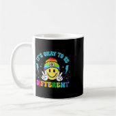 Es ist okay, anders zu sein Smiley-Gesicht-Puzzle Kaffeetasse (Links)