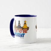 Es ist OKAY, unterschiedlich zu sein Tasse (Vorderseite Links)