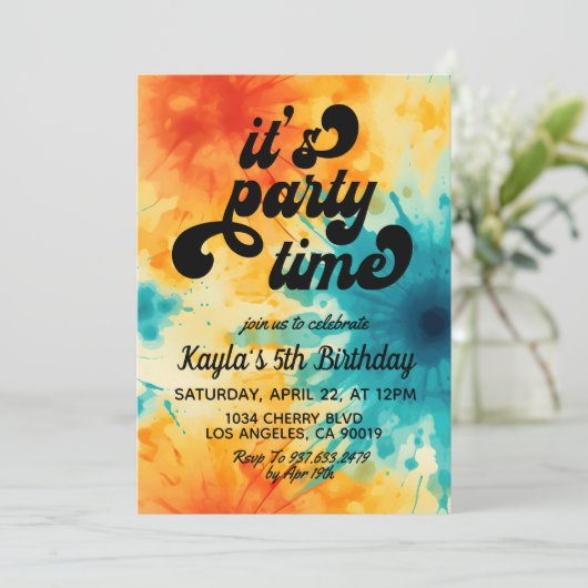 Es ist Party Zeit Groovy Gefärbte Krawatte Geburts Einladung (Stehend Vorderseite)