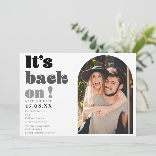 Es ist Save the Date wieder auf dem schwarzen Skri (Stehend Vorderseite)