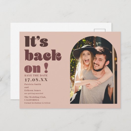 Es ist Save the Date wieder auf rot geschriebenem Postkarte (Vorne/Hinten)