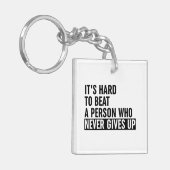 Es ist schwer, jemanden zu schlagen, der nie aufgi schlüsselanhänger (Vorderseite links)