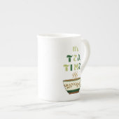 Es ist Teezeit mit Teetasse und Text. Porzellantasse (Vorderseite Rechts)