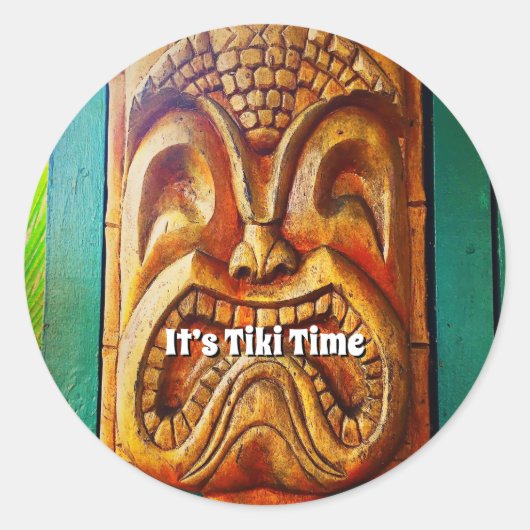 Es ist Tiki Time Hawaii Fun Retro Tropisches Holzg Runder Aufkleber (Vorderseite)