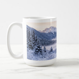 "Es ist Winter!" Verschneiter Berg Kaffeetasse