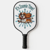 Es ist Zoomie Time Cavalier Spaniel Pickleball Schläger (Rückseite)