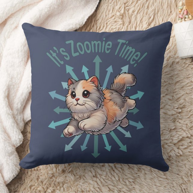 Es ist Zoomie Time Dilute Calico Cat Kissen (Decke)