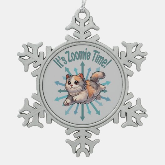 Es ist Zoomie Time Dilute Calico Cat Schneeflocken Zinn-Ornament (Vorderseite)