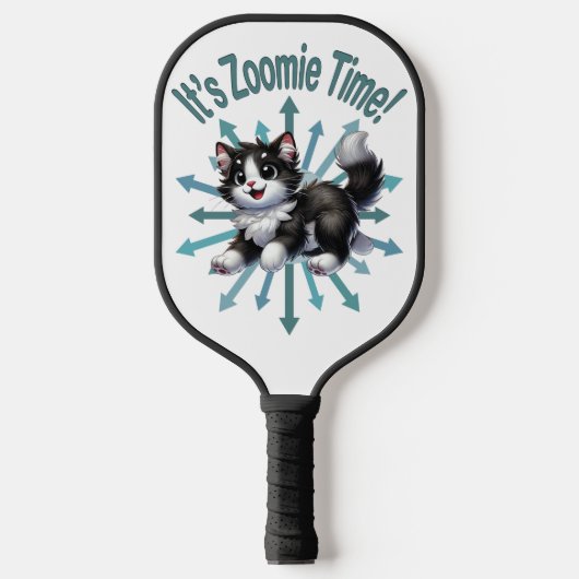 Es ist Zoomie Time Niedlich Black & White Cat Pickleball Schläger (Vorderseite)