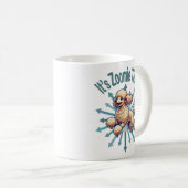 Es ist Zoomie Time Poodle Kaffeetasse (VorderseiteRechts)