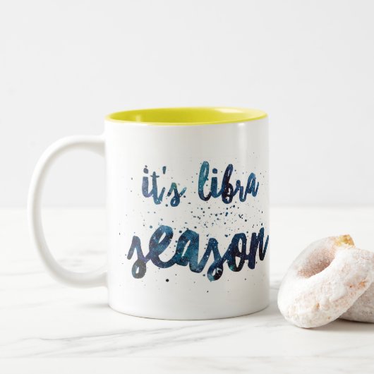 Es ist zweifarbige tasse (Mit Donut)