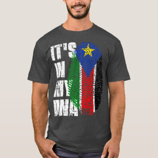 ES LIEGT IN MEINER DNA Südsudan Flagge Jungen Mädc T-Shirt