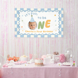 Es macht Spaß, ein bunter 1. Geburtstagsbanner zu Banner