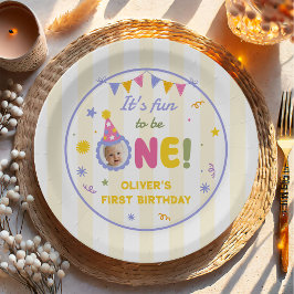 Es macht Spaß, ein Fotojunge zum 1. Geburtstag zu  Pappteller