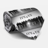 ES SIND 4 US KRAWATTE (Gerollt)