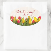 Es sind Frühlingsfarbene Tulpen Ovaler Aufkleber (Tasche)