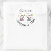 Es sind Zwillinge!, personalisierte Namen, runde A Runder Aufkleber (Tasche)