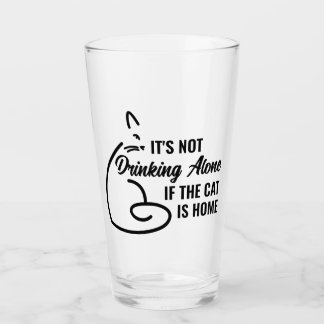 Es trinkt nicht allein, wenn die Katze Zuhause ist Glas