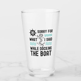 Es tut mir leid für das, was ich beim Bootsanlegen Glas