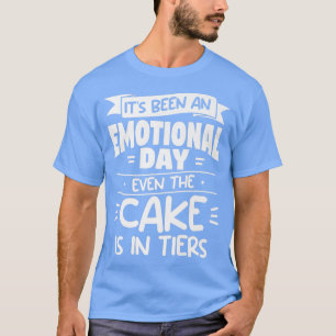 Es war ein emotionaler Tag, selbst der Kuchen ist T-Shirt