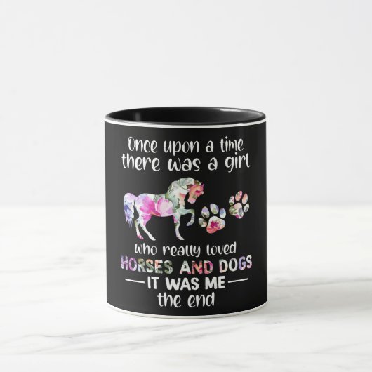 Es war einmal ein Mädchen, das Pferd liebte Tasse (Zentrum)
