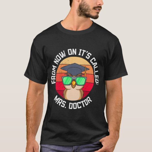 es wird Herr Doktor Doktortitel PhD Junge genannt T-Shirt (Vorderseite)