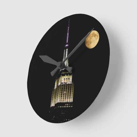 ESB at Night Runde Wanduhr (Winkel)