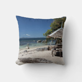 Escape to the white sands of Palawan Kissen