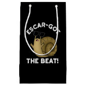 Escar got Beat Funny French Snail Pun Dark BG Kleine Geschenktüte (Vorderseite)