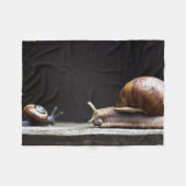 Escargots - Schneckenmuschel Fleecedecke (Vorderseite (Horizontal))