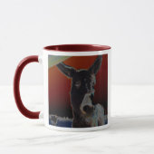 Esel auf dunkelrotem tasse (Links)