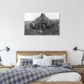 Eskimo Iglu in der Nähe von Nome, Alaska Fotografi Leinwanddruck (Insitu (Schlafzimmer))