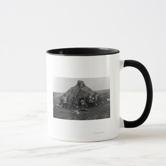 Eskimo Iglu in der Nähe von Nome, Alaska Fotografi Tasse (Rechts)