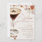 Espresso Martini A Tini etwas Näheres Brautparty Einladung (Vorderseite)