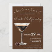 Espresso Martini Bridge in einem Tini-Bit-Brautpar Einladung (Vorderseite)