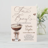Espresso Martini Liebe Braut Brautparty Einladung (Stehend Vorderseite)