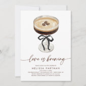 Espresso Martini Love Is Brewing Bridal Shower Einladung (Vorderseite)
