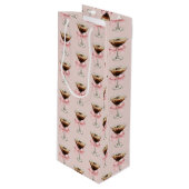 Espresso Martini Pattern Pink Geschenktüte Für Weinflaschen (Vorderseite Schrägansicht)
