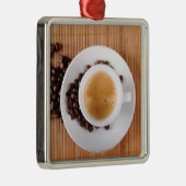 Espressoschale auf einer Matte Ornament Aus Metall (Rechts)
