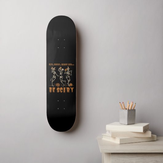 ESSEN, GETRÄNK, TANZEN... UND BEÄNGSTIGENDEN lusti Skateboard (Wandkunst)