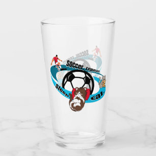 Essen, schlafen, Fußball, wiederholen. Cartoon Fuß Glas