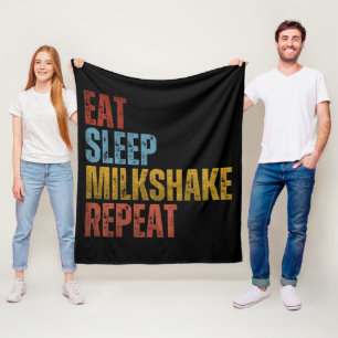 ESSEN SCHLAFEN MILK SHAKE WIEDERHOLEN FLEECEDECKE