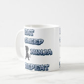 Essen, schlafen, Ninja, wiederholen Kaffeetasse (Vorderseite Links)