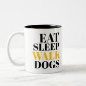 Essen schlafende Hunde Zweifarbige Tasse (Links)