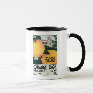 Essen Sie CA-Orangen am orange Tag Tasse