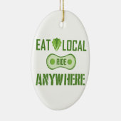 Essen Sie lokal, fahren Sie überall hin Keramikornament (Rechts)