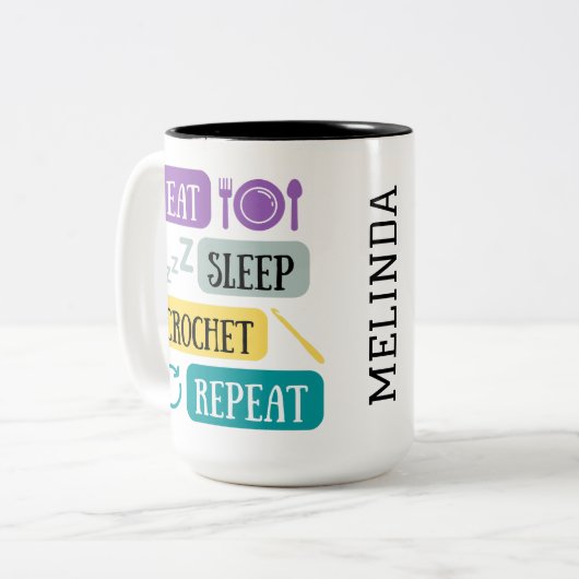 Essen Sie Schlaf-Häkchen wiederholen personalisier Zweifarbige Tasse (Vorderseite Links)