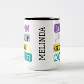 Essen Sie Schlaf-Häkchen wiederholen personalisier Zweifarbige Tasse (Mittel)