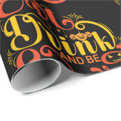 Essen Sie trinken und Beängstigend-Text-Design-Mus Geschenkpapier (Rolleneckpunkt)