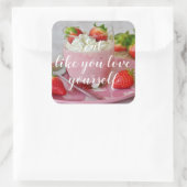 Essen Sie wie Sie //-ErdbeerSmoothie der Liebe Quadratischer Aufkleber (Tasche)